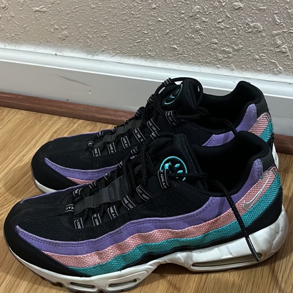 Nike more uptempo have a nice day shoes - Picture 6 of 6